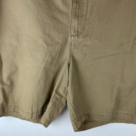 NWT: old navy Straight Lived-In Khaki Non-Stretch Shorts for Men (48) - Picture 4 of 13